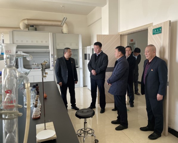 酒泉市政府黨組成員、副市長哈里別克來敦煌種業(yè)調(diào)研指導工作