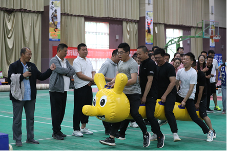 展風(fēng)采 強(qiáng)體魄 助振興 —— 敦煌種業(yè)在市屬?lài)?guó)資國(guó)企“文旅杯”躍動(dòng)前行·逐夢(mèng)未來(lái)運(yùn)動(dòng)會(huì)上喜獲多項(xiàng)獎(jiǎng)