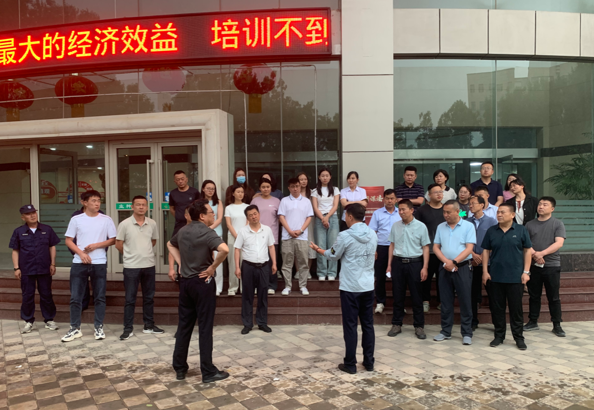 強(qiáng)化應(yīng)急演練 筑牢安全防線(xiàn)｜敦煌種業(yè)集團(tuán)開(kāi)展消防培訓(xùn)及應(yīng)急逃生演練